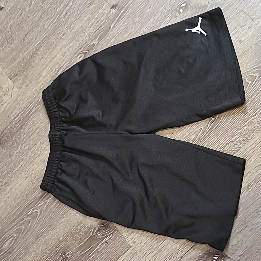 Jordan Boys Size Large Youth Black Mesh Basketball Athletic Activewear Shorts